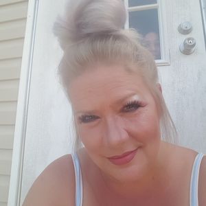 Meet your Posher, Becky